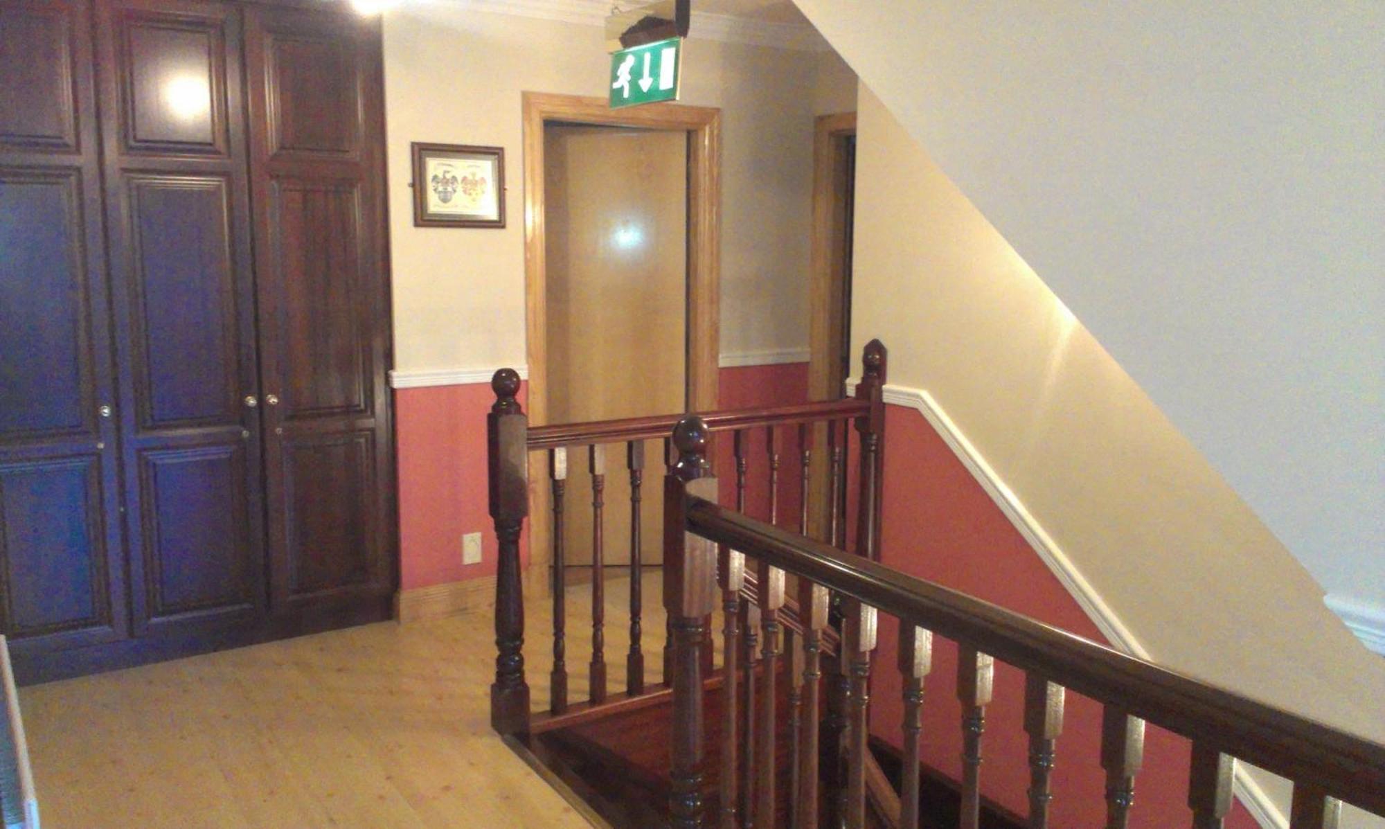 Dunn Court House Bed & Breakfast Woodford  ภายนอก รูปภาพ